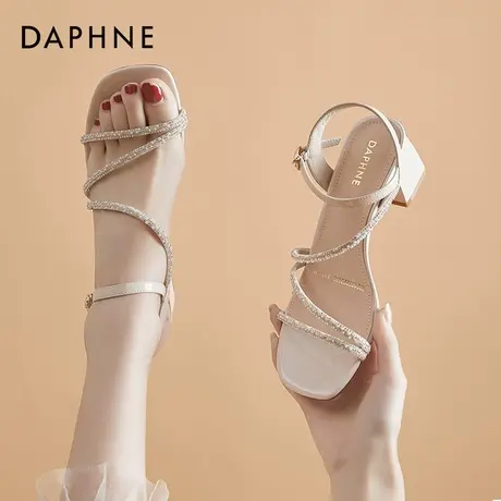 达芙妮2022年夏季新款粗跟凉鞋女仙女水钻罗马时尚一字带中跟女鞋图片
