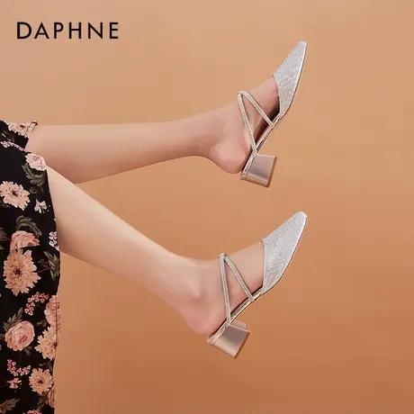达芙妮一字带凉鞋女2021年春季新款中跟粗跟方头时尚中空单鞋女图片